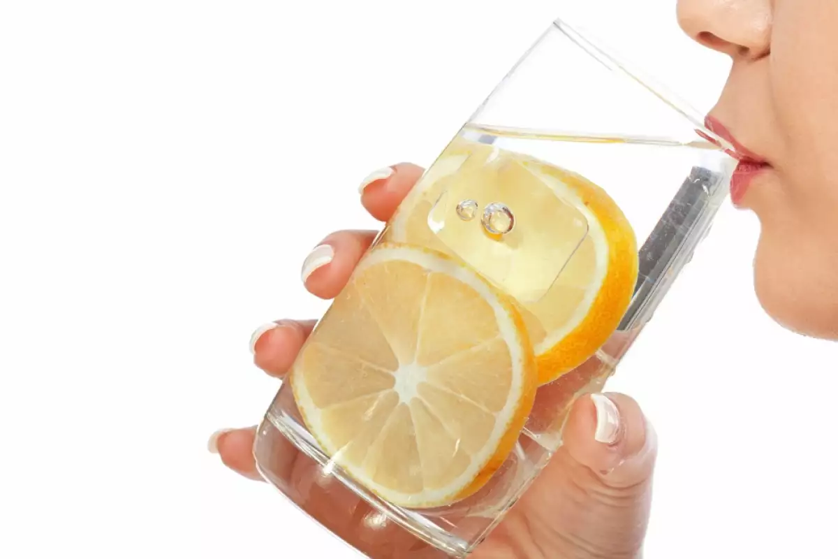 Вода с лимоном кислотой. Щелочная вода с лимоном. Рецепт щелочной воды с лимоном. Как приготовить щелочную воду. Приготовление щелочной воды в домашних условиях.