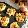 Яйца в форме для маффинов