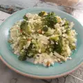 Тушеная брокколи с маслом и сыром