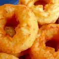 Мини пончики с брынзой, кислым молоком и пищевой содой