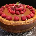 Шоколадный чизкейк с малиной