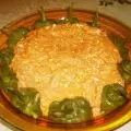 Летнее блюдо с яйцами и брынзой