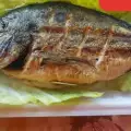Дорада на сковороде с рифленым дном