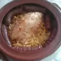 Свиная рулька с квашеной капустой в глиняном горшке