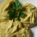Домашний хумус с авокадо
