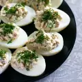 Фаршированные яйца с майонезом