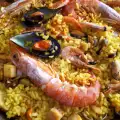 Традиционная паэлья с морепродуктами