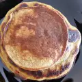 Безглютеновые фитнес-блинчики с бананом и кокосом