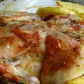 Цельная курочка без кожи с картошкой в духовке