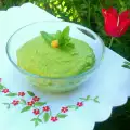 Хумус с мангольдом и петрушкой