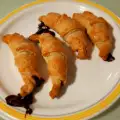 Булочки из слоеного теста с вареньем