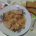 Квашеная капуста с рисом в кастрюле