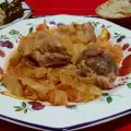 Свинина с квашеной капустой