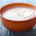 Домашнее подквашенное кислое молоко