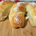 Сдобные булочки из книги рецептов