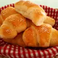 Легкие сдобные булочки с брынзой