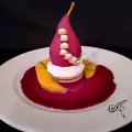 Пошированные груши в ароматном соусе из красного вина