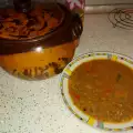 Рагу из чечевицы в глиняном горшочке