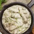 Тушеная свиная печень с луком