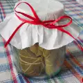 Виноградные листья в банках