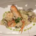 Рис с креветками и мидиями