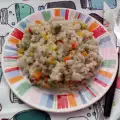Рис с овощами, карри и соевым соусом