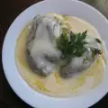 Фаршированный перец с белым соусом