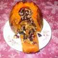Сладкая тыква, фаршированная фруктами