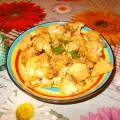 Цветная капуста в панировке с чесночным соусом