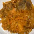 Свиные отбивные с квашеной капустой в духовке