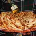 Болгарские лепешки - пырленки с брынзой и оливковым маслом