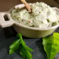 Паштет из козьего сыра с травами и орехами