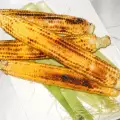 Печеная кукуруза с маслом на гриле