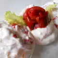 Салат из печеного перца, кислого молока и брынзы