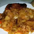 Курица с квашеной капустой в духовке