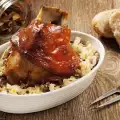 Свиная рулька с капустой
