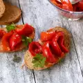 Красные маринованные сладкие перцы в банках