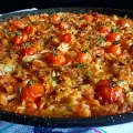 Свежая капуста с помидорами и укропом