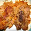 Свиные ребрышки с квашеной капустой в духовке