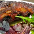 Свиные ребрышки, запеченные с медом и прованскими травами