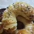 Простые вкусные рогалики с брынзой