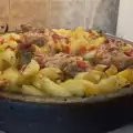 Садж из смеси овощей и кусочков курицы
