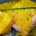 Лосось в шафрановом соусе