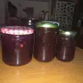 Варенье из слив и грецких орехов в духовке