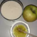 Полезное смузи с яблоком и бананом