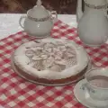 Клубничный пирог с молоком