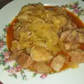 Свинина с квашеной капустой в мультиварке