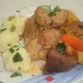 Свинина, тушеная в глиняном горшке