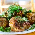 Котлетки с фаршем и картофелем