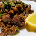 Тушеные куриные желудочки и сердечки с чесноком
